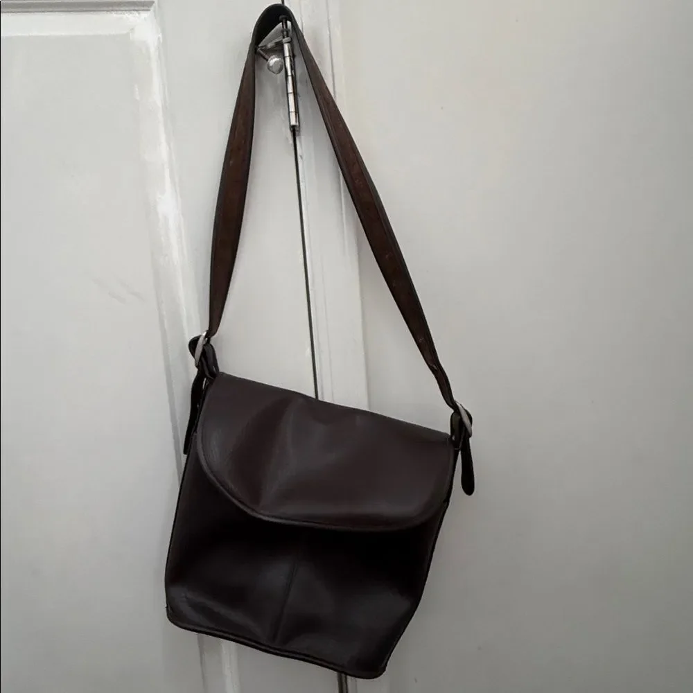 Vintage Coach 90s Whitney Crossbody Bag color brown